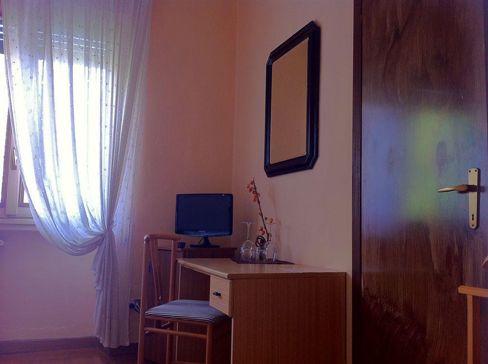 Guest House Villa De Ros 살로 외부 사진