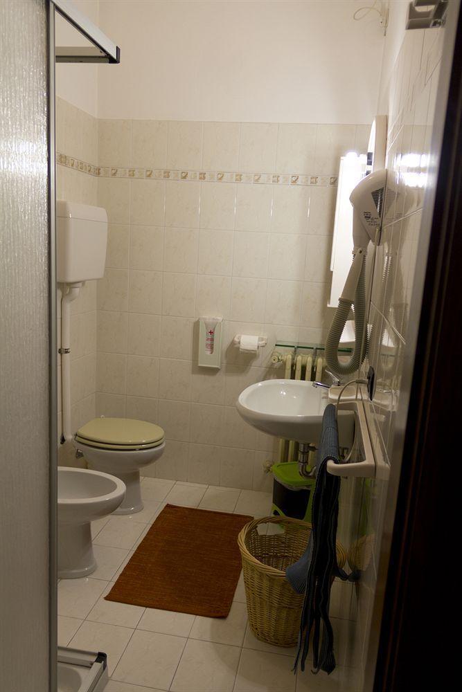 Guest House Villa De Ros 살로 외부 사진