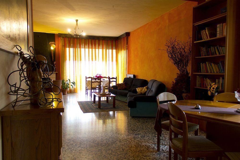 Guest House Villa De Ros 살로 외부 사진
