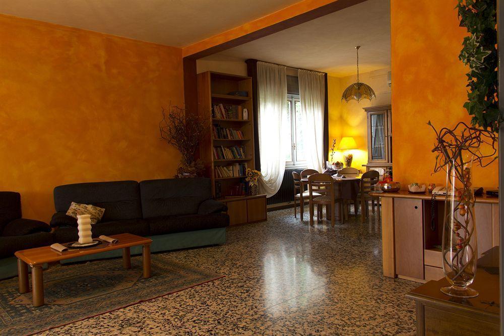 Guest House Villa De Ros 살로 외부 사진