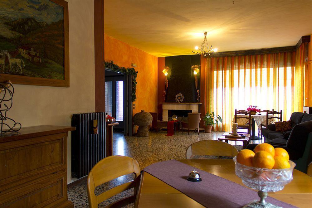 Guest House Villa De Ros 살로 외부 사진