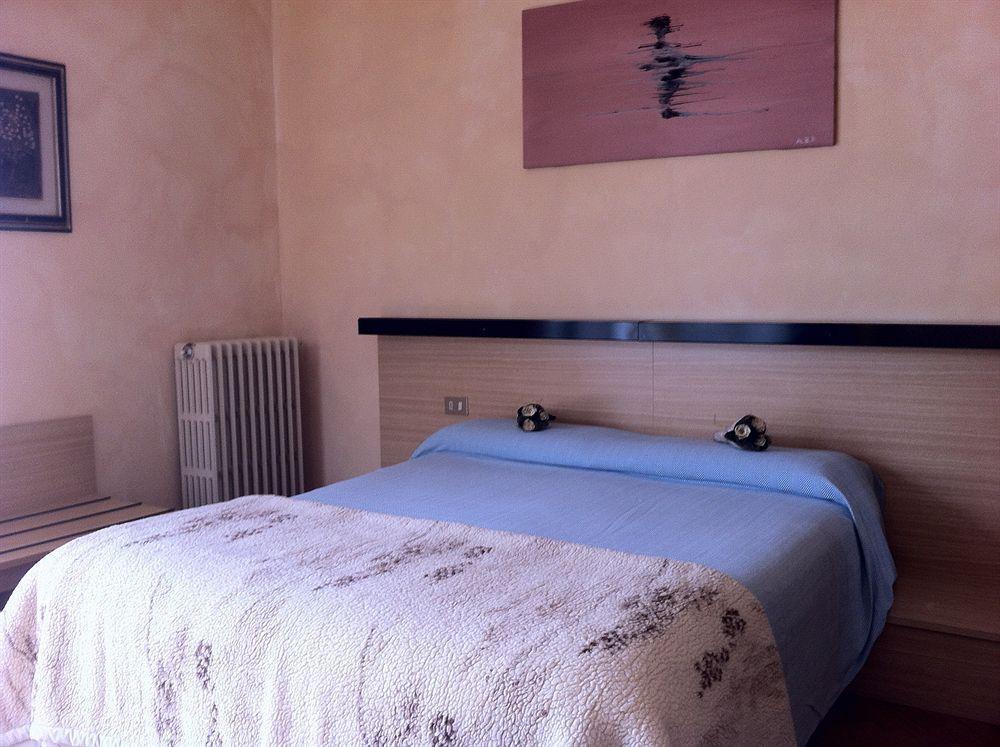 Guest House Villa De Ros 살로 외부 사진