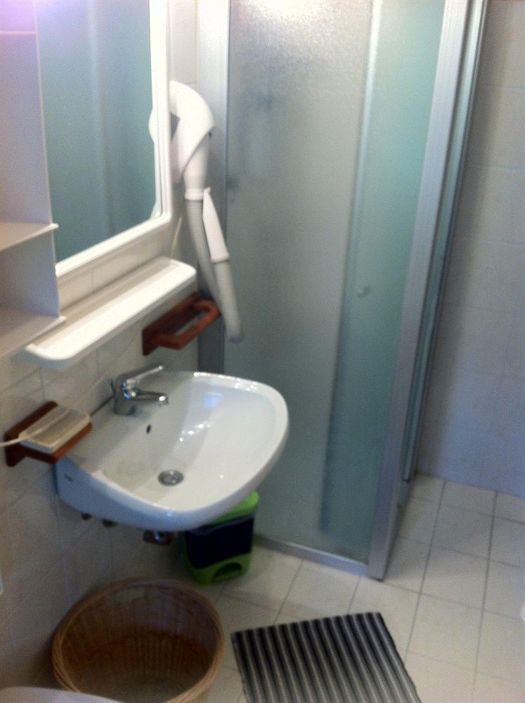 Guest House Villa De Ros 살로 외부 사진
